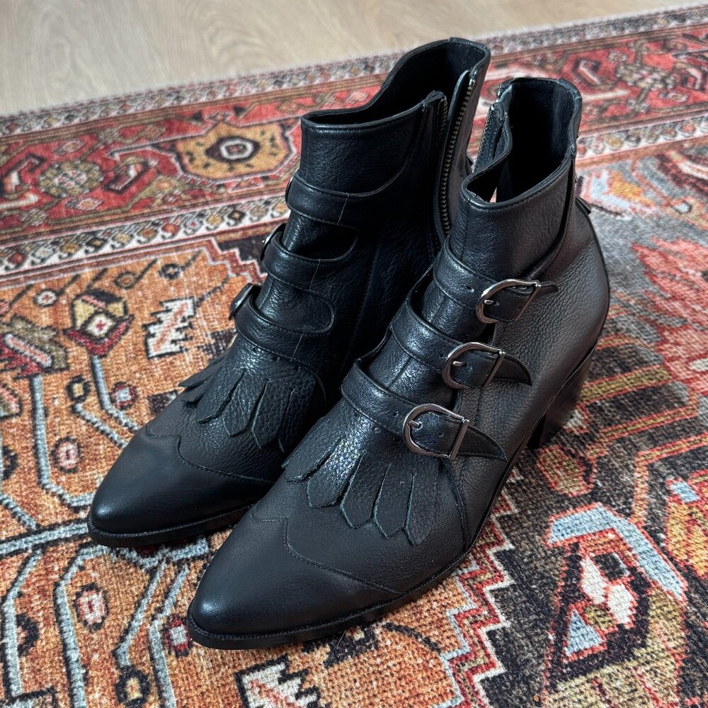 NWOT Modern Vice, Jett Classic 2 black leather with fringe detail